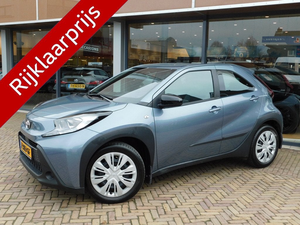Toyota Aygo X 1.0 VVT-i MT Play (bj 2024), Auto's, 12 maanden, Gebruikt, 920 kg, 4 stoelen