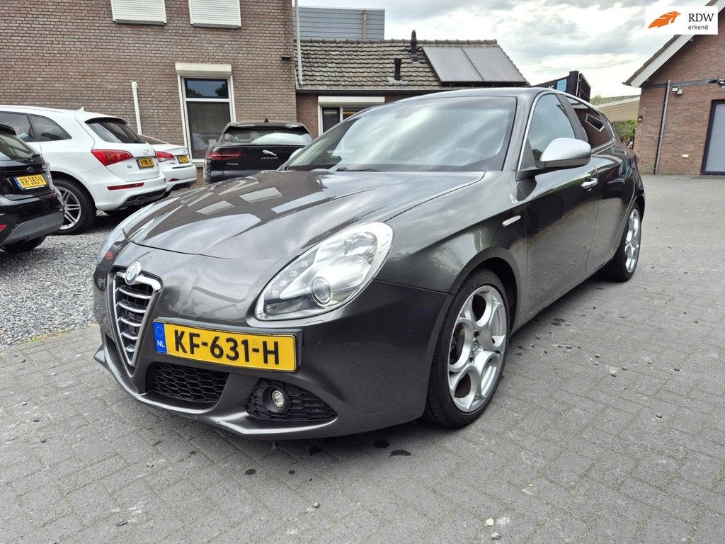 Alfa Romeo Giulietta 2.0 JTDm Distinctive Navi Clima Cruise, Auto's, Alfa Romeo, Euro 5, 1295 kg, 4 cilinders, Leder