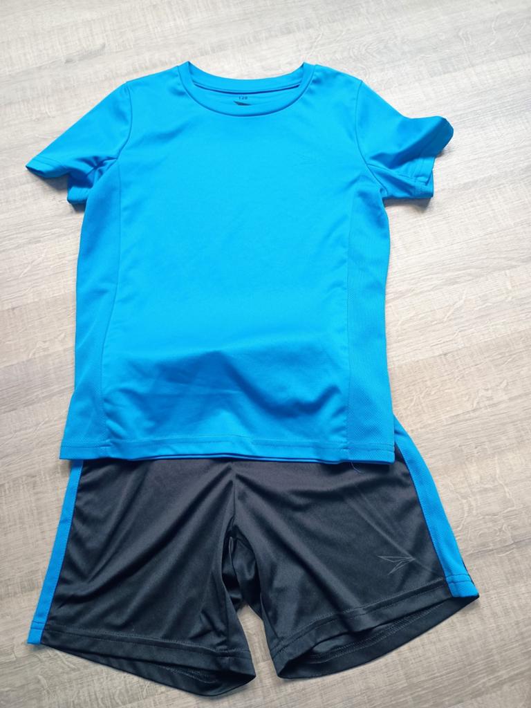 DUTCHY Sportset: Blauw Shirt & Zwarte Short - Maat 128, Kinderen en Baby's, Kinderkleding | Maat 128, Gebruikt, Jongen of Meisje