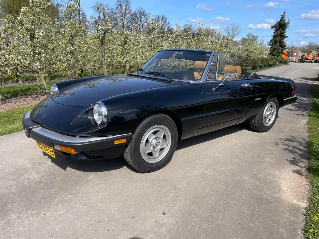 Alfa Romeo Spider 2.0 1986 Zwart - Beige leder, Auto's, Alfa Romeo, Particulier, Spider, Benzine, Cabriolet, Handgeschakeld, Geïmporteerd