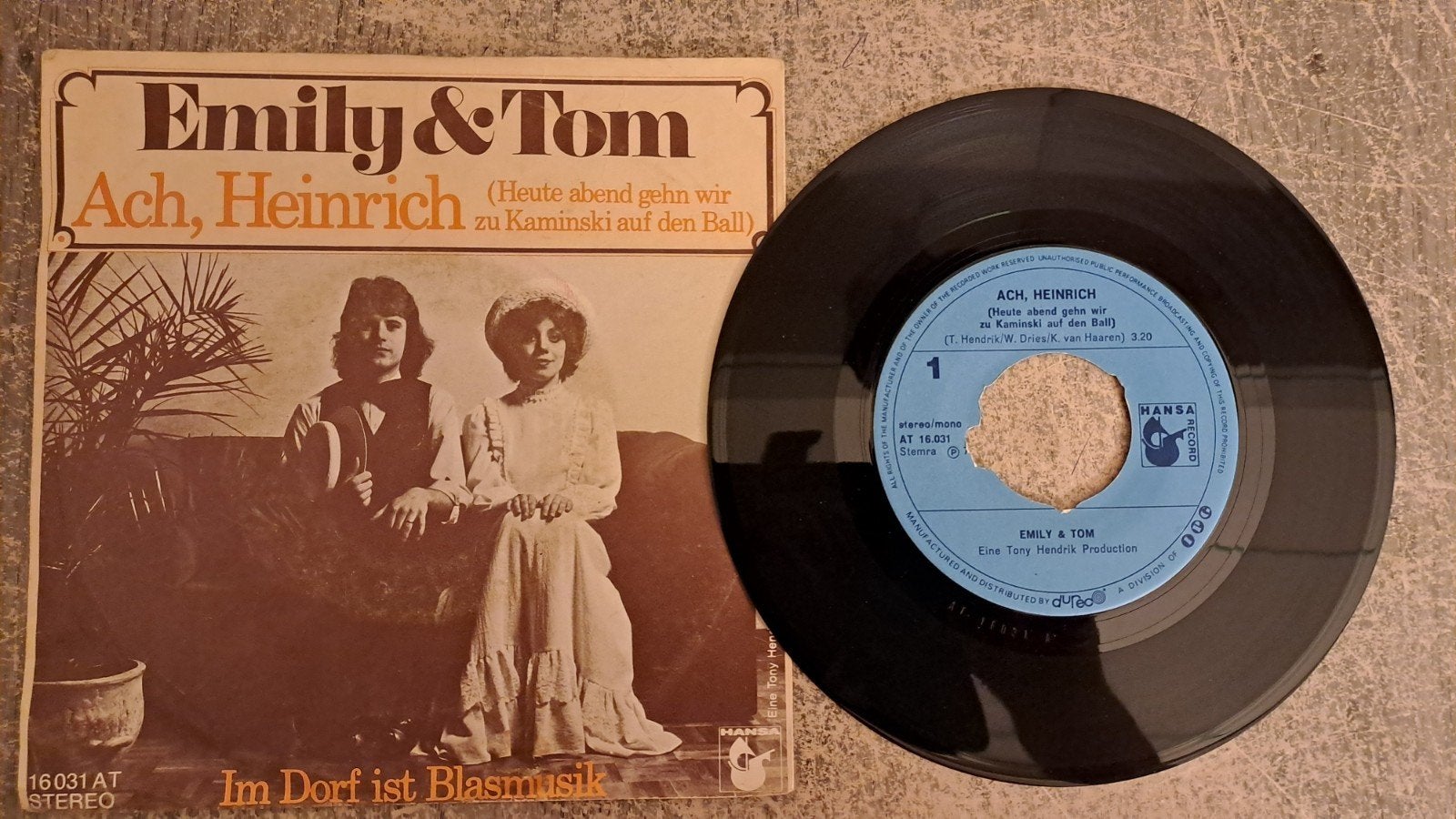 Emily & Tom - Ach Heinrich, Gebruikt, 7 inch, Pop, Fotohoes