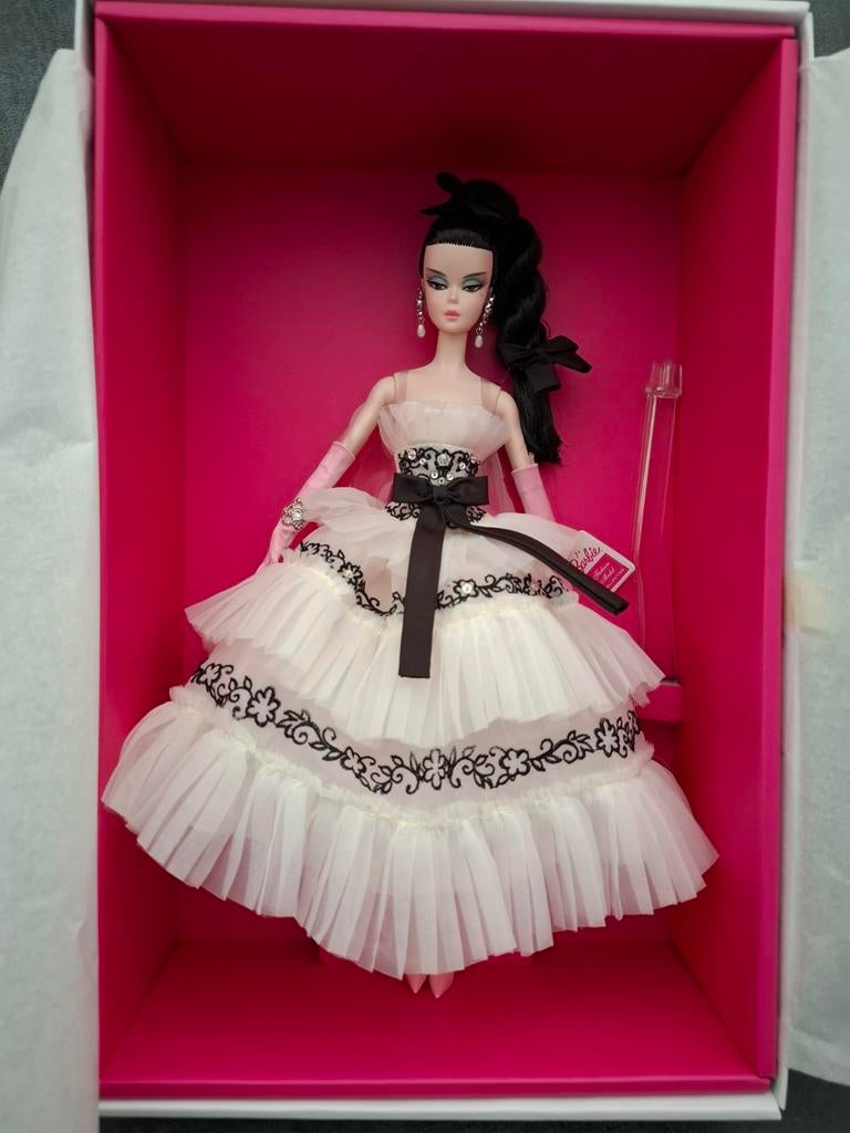 Silkstone barbie.Gilded Glamour.NRFB., Ophalen of Verzenden, Zo goed als nieuw, Fashion Doll