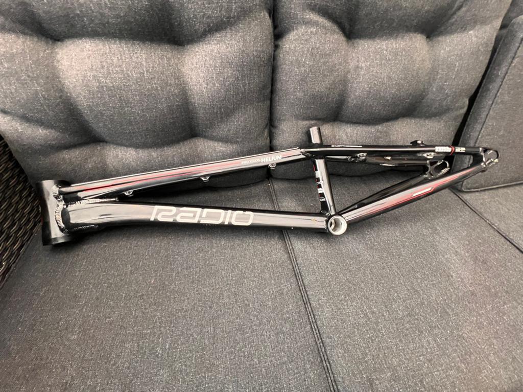 2 goede race bmx frames (4xl en pro xl) en div zadelpen lang, Fietsen en Brommers, Ophalen, 20 tot 24 inch, Aluminium, Zo goed als nieuw