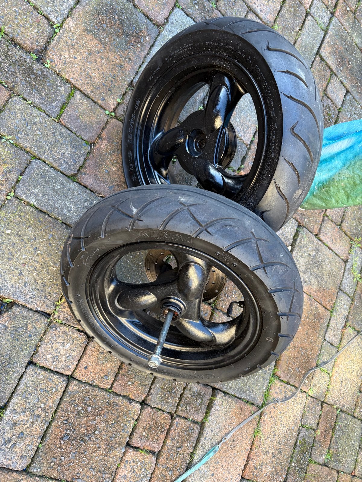 Kymco Agility 12 inch velgen met goede banden hoogglans zwar, Fietsen en Brommers, Ophalen, Gebruikt, Overige typen, Kymco