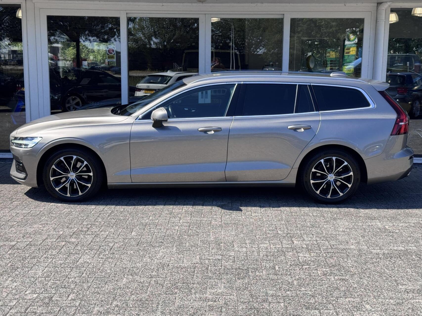 Volvo V60 2.0 D4 190pk Automaat,Momentum Pro,Leder,Led,Gr.Na, Auto's, Gebruikt, Lichtsensor, Diesel, 22 km/l