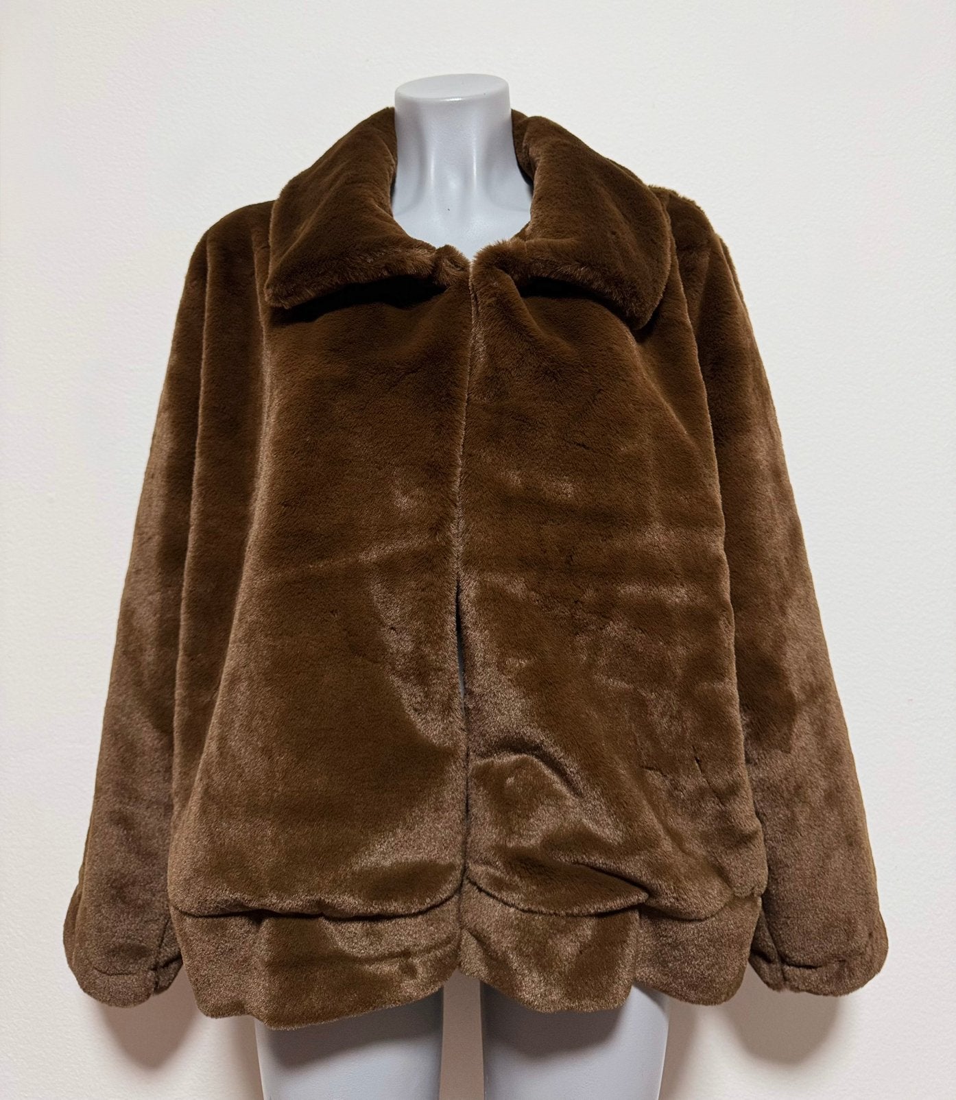 Ambika bruine faux fur jas One Size, Verzenden, Nieuw, Maat 38/40 (M), Bruin