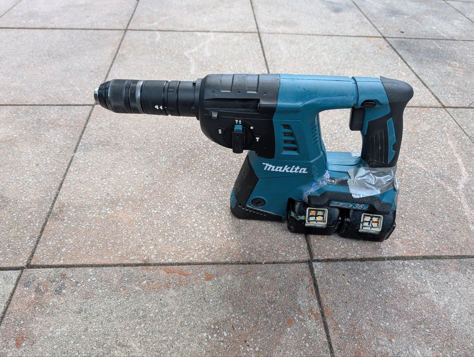 Makita dhr 264, Ophalen of Verzenden, Gebruikt, Boor- en Schroefmachine