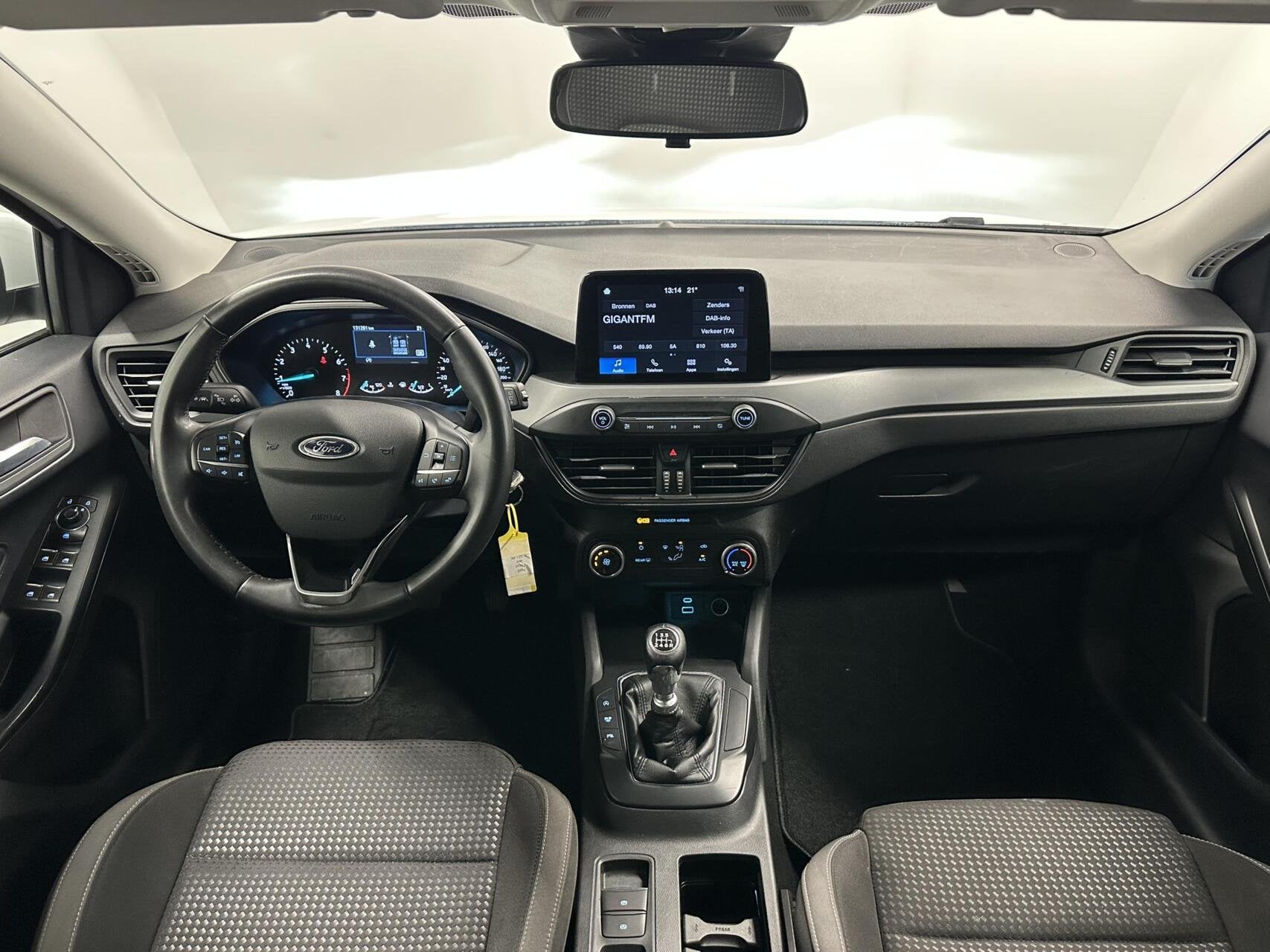 Ford Focus 1.0 EcoBoost Hybrid Connected CRUISE PDC, Auto's, Stof, Gebruikt, Met garantie (alle), Wit