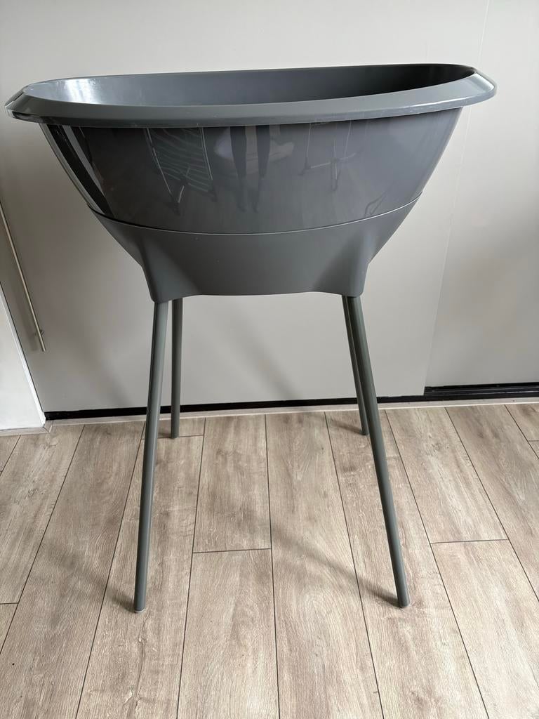 Luma bad met standaard en badzitje, Ophalen, Zo goed als nieuw, Badje, Bébé-jou