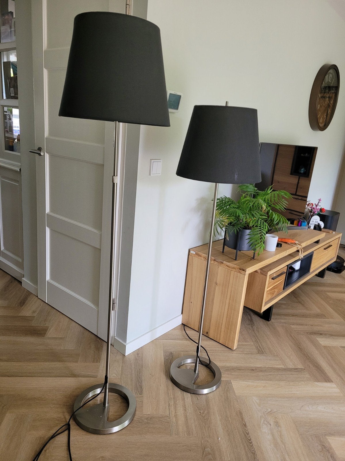 Twee IKEA staande lampen - in hoogte verstelbaar met LED, Gebruikt, Textiel, 150 tot 200 cm, E27 (groot)