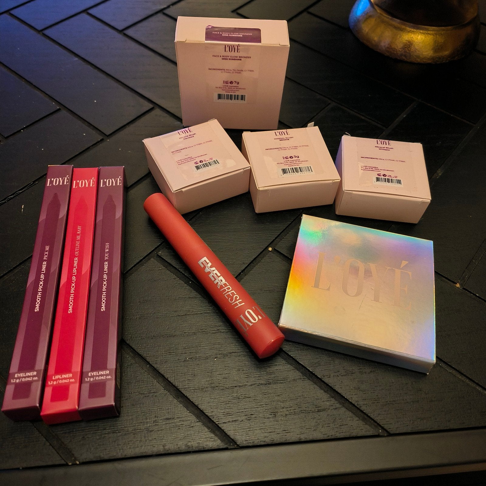 loye mineralen make up, Ophalen of Verzenden, Nieuw, Overige kleuren, Gehele gezicht