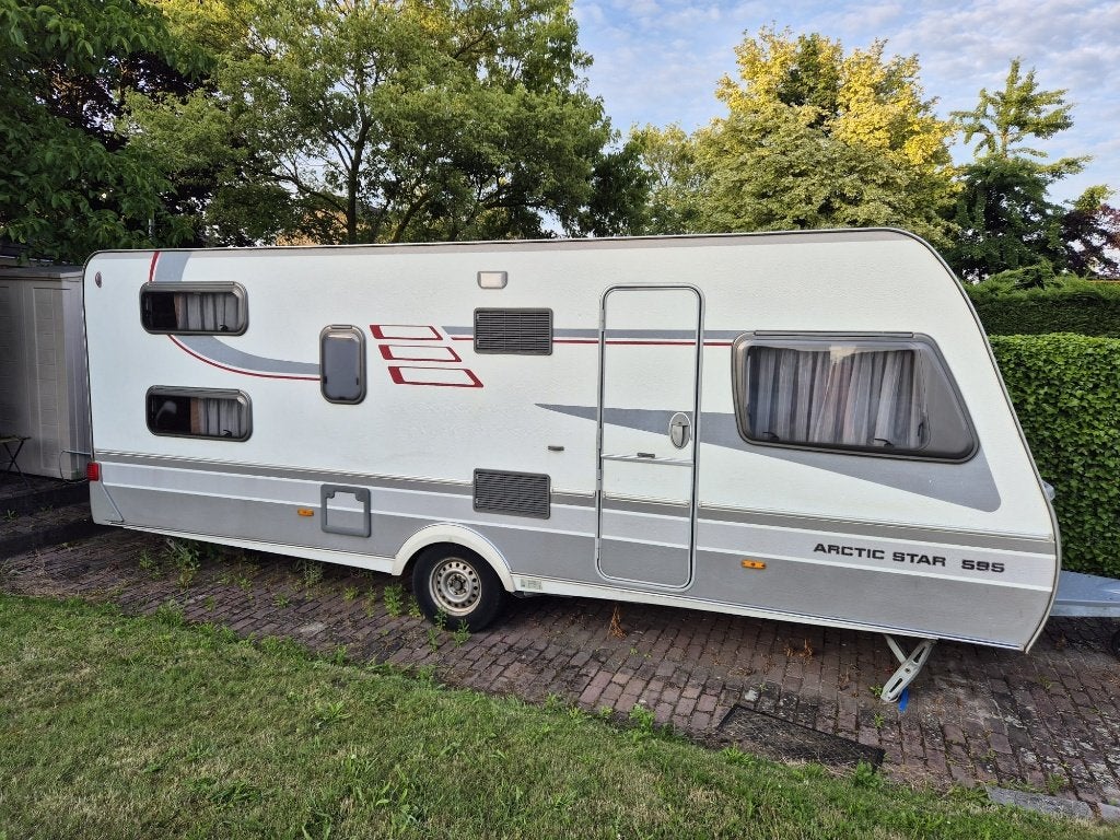Caravan Eriba Hymer Artic-star 595, Rondzit, Schokbreker, Particulier, 6 tot 7 meter