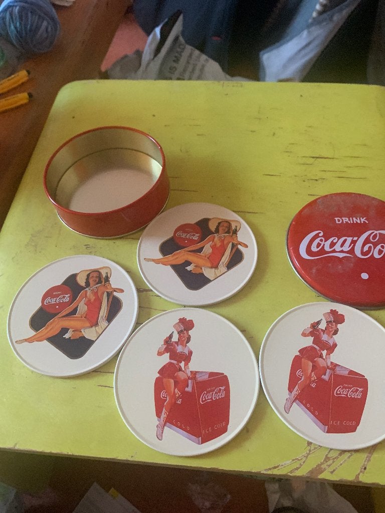 Coca cola onderzetters in blikje., Verzamelen, Ophalen of Verzenden, Gebruikt
