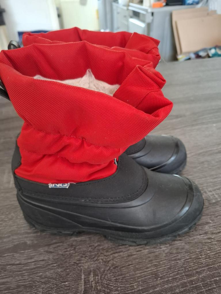 INQ warme sneeuwlaarzen / winterboots – maat 36 – zwart/rood, Verzenden, Zo goed als nieuw, Jongen of Meisje