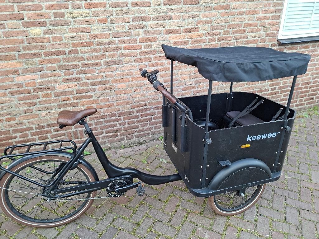 Keewee elektrische bakfiets met zonnehuif & regenkap, Fietsen en Brommers, Fietsen | Bakfietsen, 4 kinderen of meer, Gebruikt
