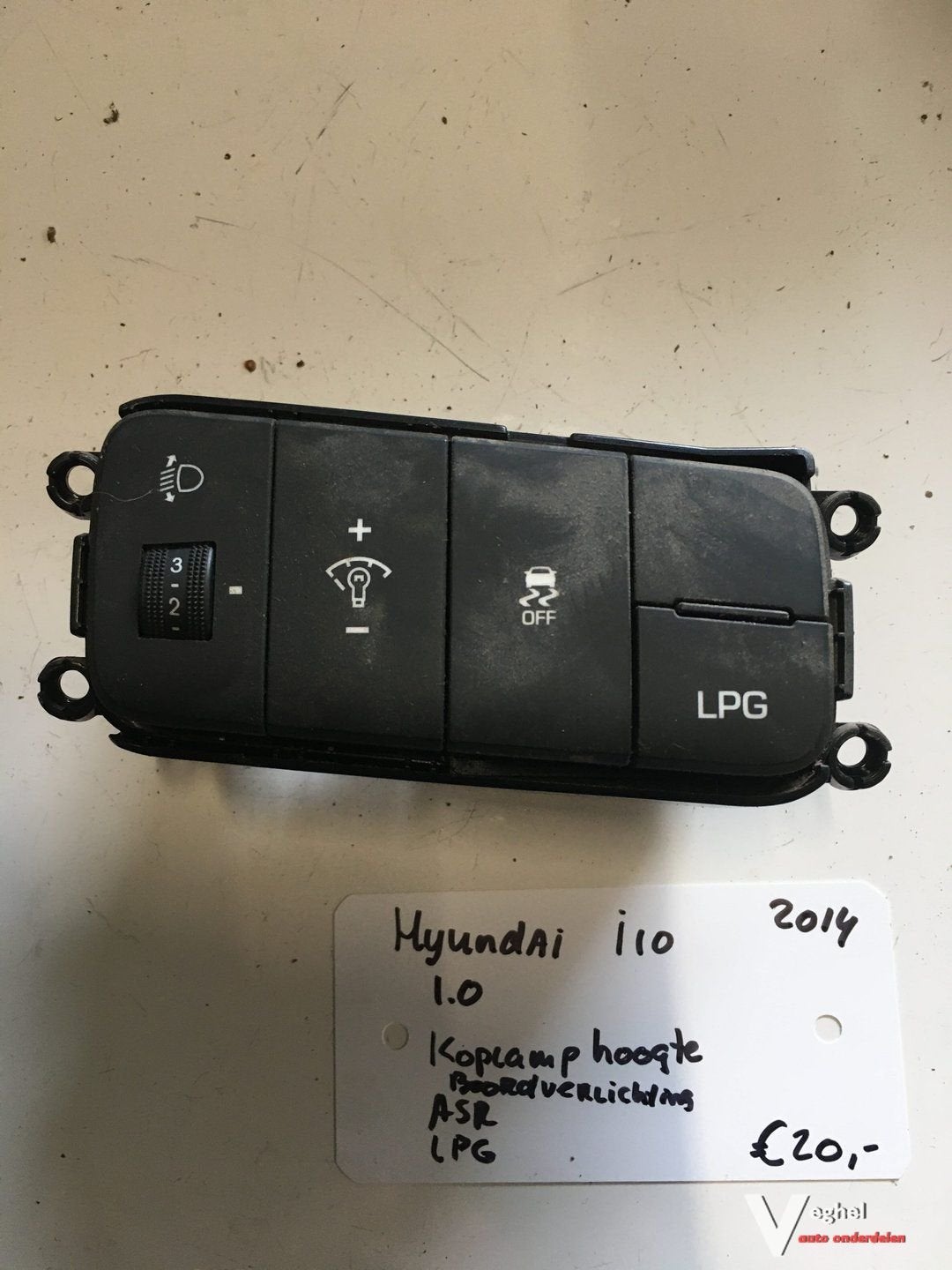 Hyundai i 10   1.0 2014 Hoogte regeling koplampen Binnenverl, Gebruikt, -, -, Ophalen of Verzenden