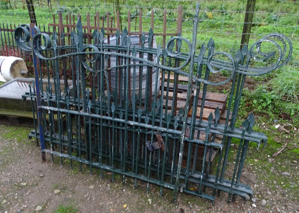 ongeveer 7 meter hekwerk en poortje van 125 cm, Ophalen