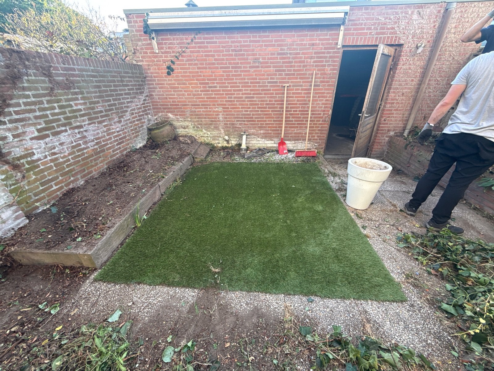 Kunstgras 2,4x2,7m - Ideaal voor tuin of balkon, Tuin en Terras, Gras en Kunstgras, Ophalen, Zo goed als nieuw, Minder dan 10 m²