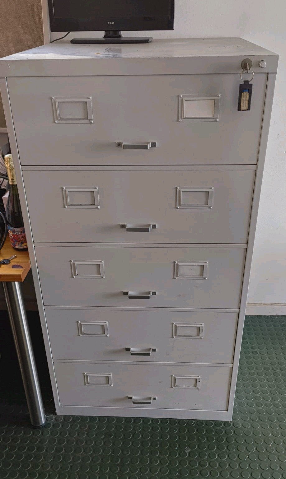 Vintage metalen ladekast - 50+ jaar oud, met slot, Ophalen, Gebruikt, 100 tot 150 cm, 50 tot 100 cm