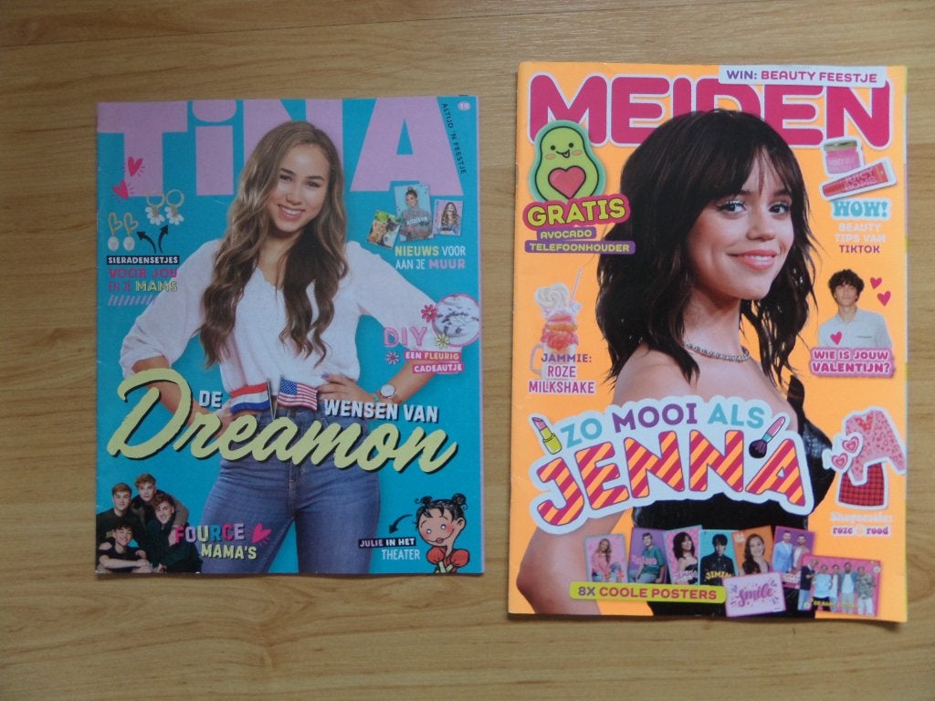 1 tina van 2021 en 1 meiden magazine van 2024, Boeken, Ophalen of Verzenden, Zo goed als nieuw, Muziek, Film of Tv