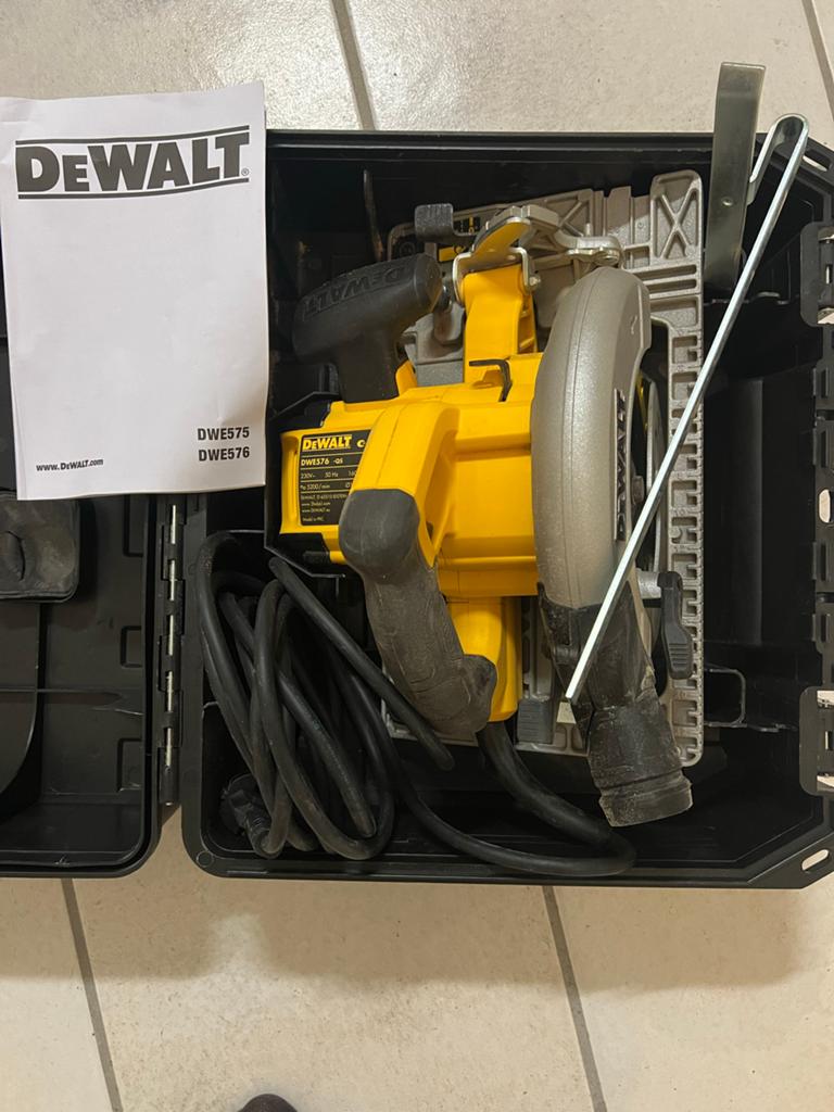 DeWalt DWE576 Cirkelzaag inclusief geleiderail, Cirkelzaag, 70 mm of meer, Ophalen of Verzenden, Zo goed als nieuw