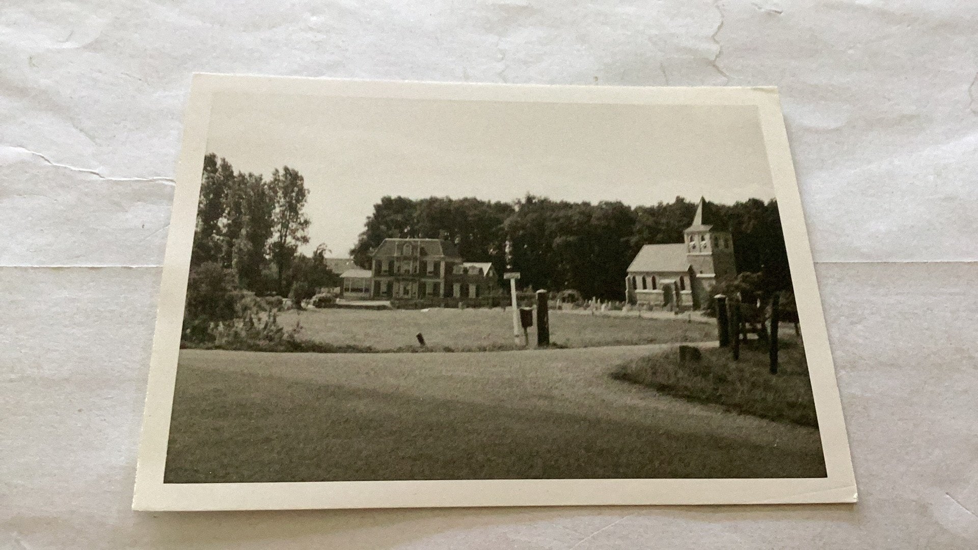 Onbekend foto met kerk 8x12 cm, Ophalen of Verzenden, Voor 1940, Zo goed als nieuw