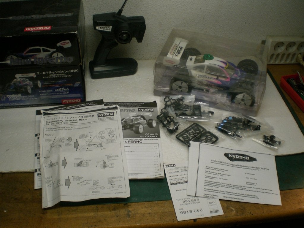 Kyosho Mini Inferno 1/16 4WD Buggy zeldzaam  als nieuw OVP, Elektro, Auto offroad, Ophalen of Verzenden, Zo goed als nieuw