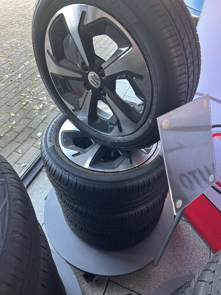 Suzuki Swift, Velgen en banden 16 inch, Ophalen, Gebruikt, 16 inch, Banden en Velgen