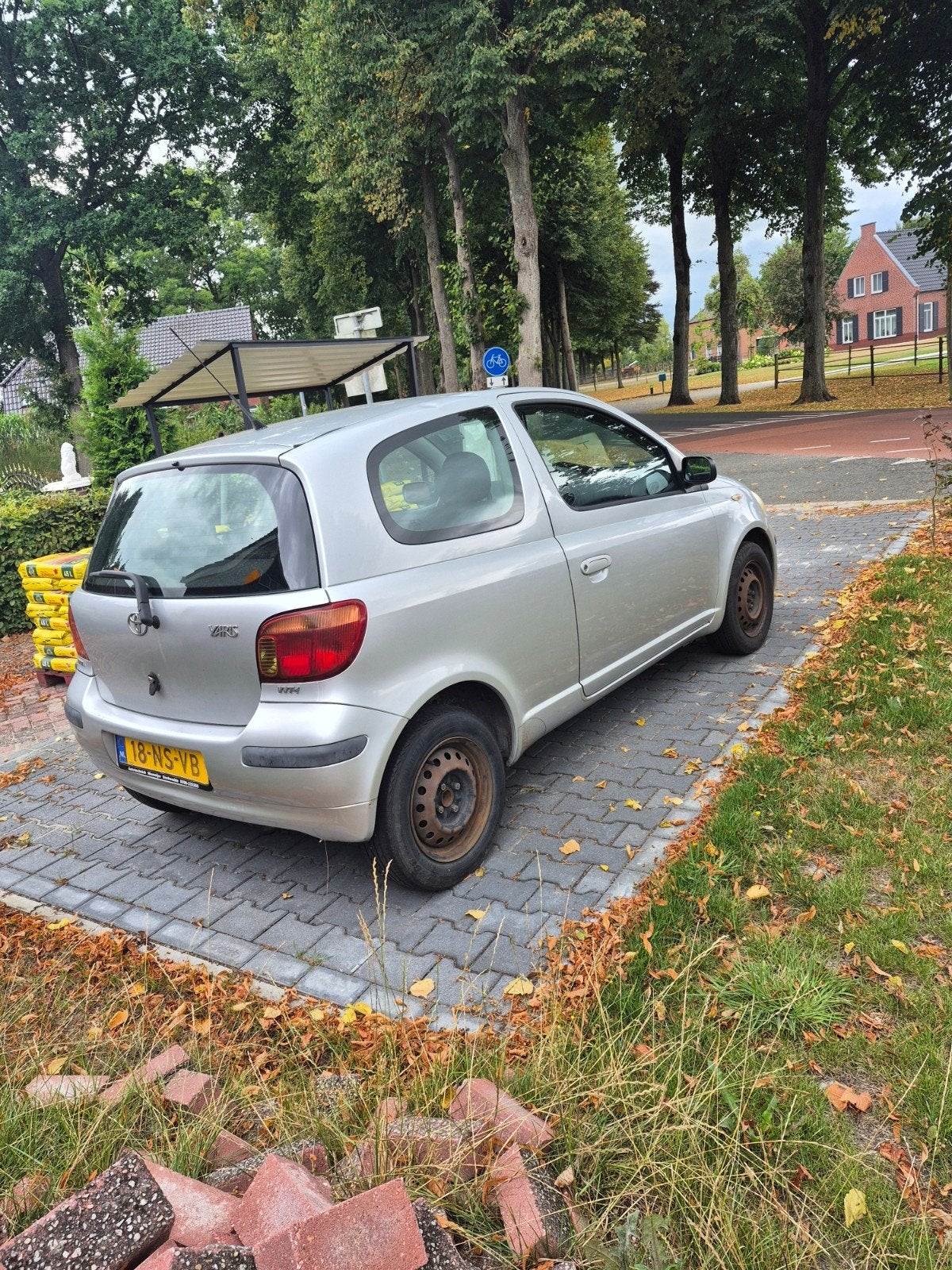 Toyota Yaris 1.0 16V Vvti 3DR Terra 2004 Grijs, Ophalen