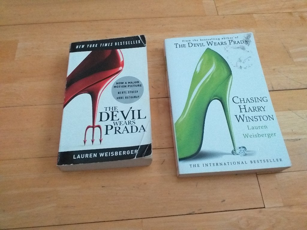 The devil wears Prada en  Chasing Harry Winston  engelstalig, Boeken, Chicklit, Ophalen of Verzenden, Gelezen