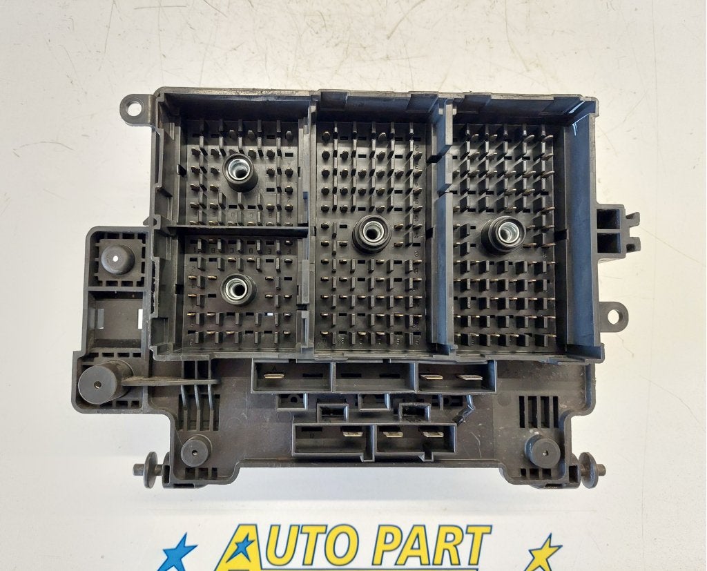 Chevrolet Silverado zekeringkast 2006-2008, Gebruikt, Info@gm.com, Ophalen of Verzenden, P.O. BOX 33170 Detroit, MI 48232-5170