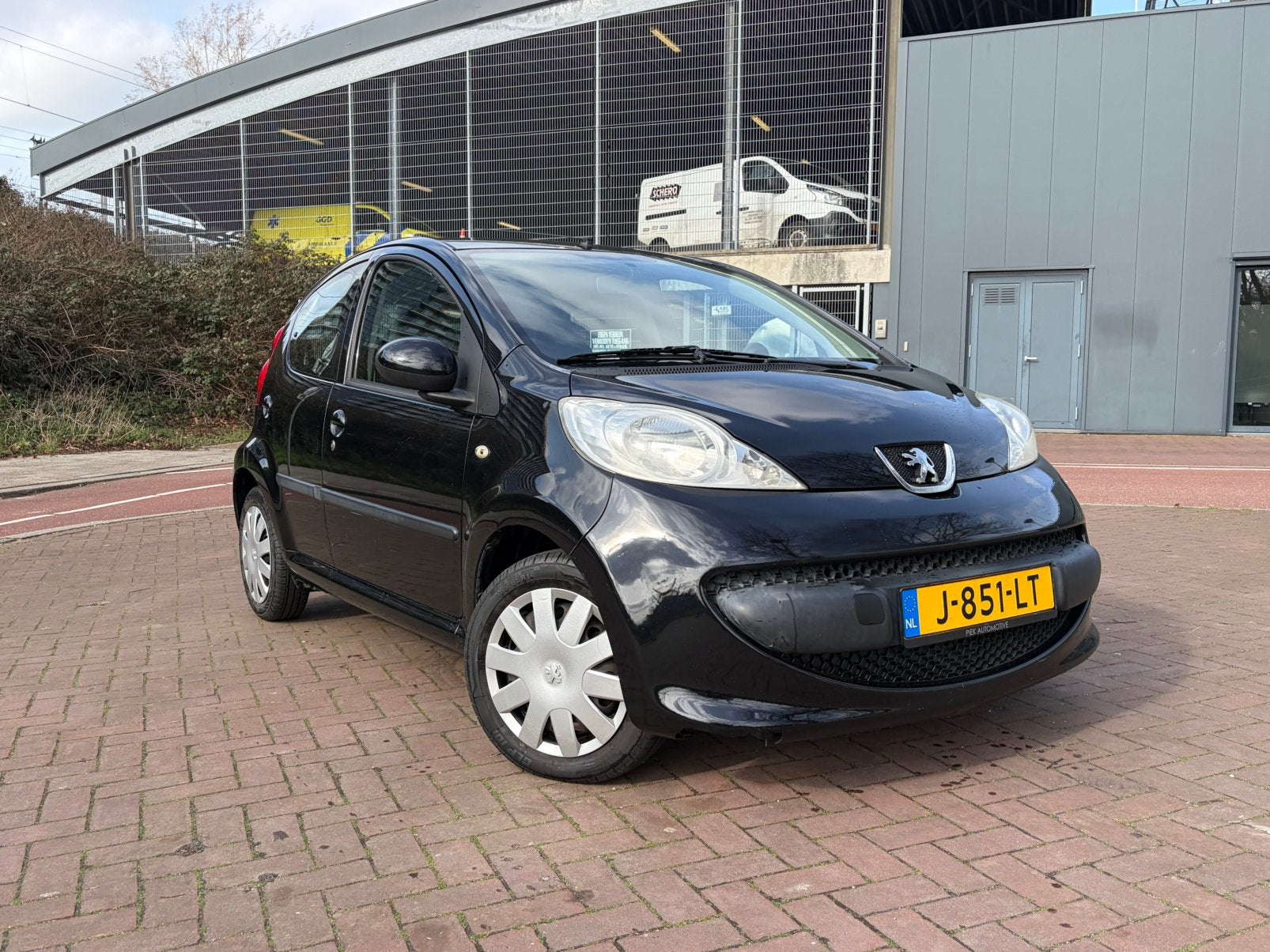 Peugeot 107 1.0 12V 5DR 2006 Zwart CARPLAY AIRCO ELEK.RAMEN, Auto's, Voorwielaandrijving, Stof, Zwart, 4 stoelen