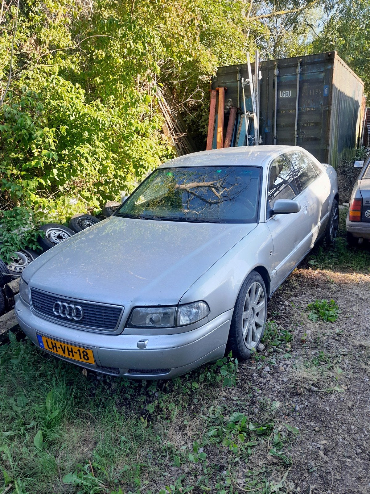 Audi A8 4.2 V8 220KW AUT 4WD 1995 Grijs, Auto's, Audi, Automaat, 4172 cc, 8 cilinders, Vierwielaandrijving