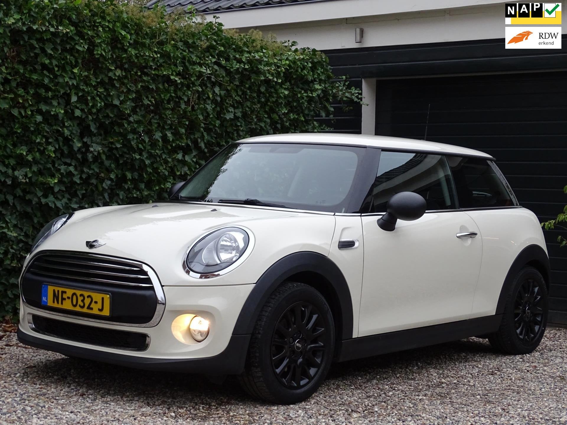 Mini Business | Airco | Cruise control | Navi | PDC achter, Auto's, Stof, Gebruikt, 4 stoelen, 1198 cc