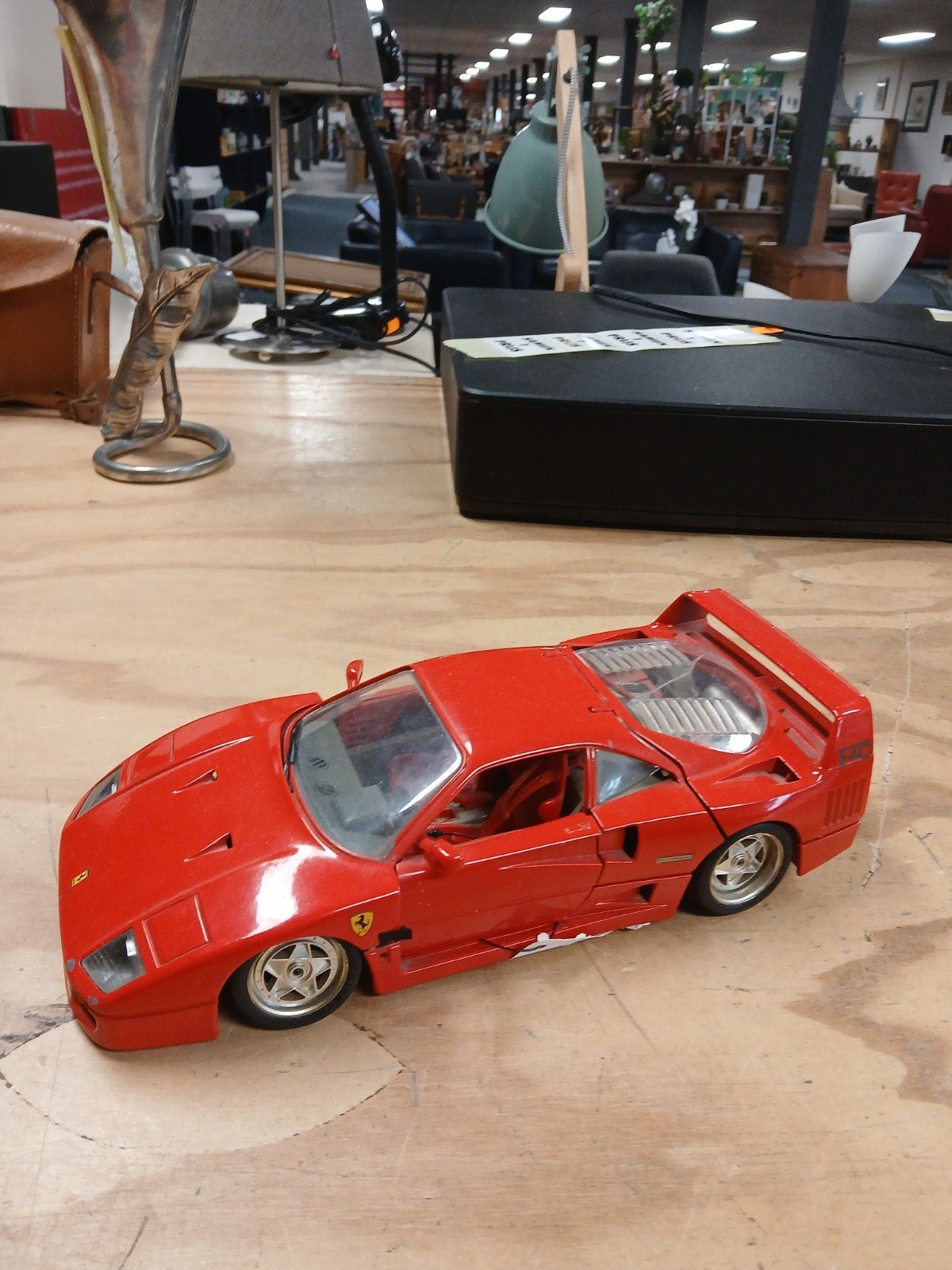 Ferrari F40 Modelauto - Gedetailleerd Schaalmodel, Ophalen of Verzenden, Zo goed als nieuw, Auto, Overige merken