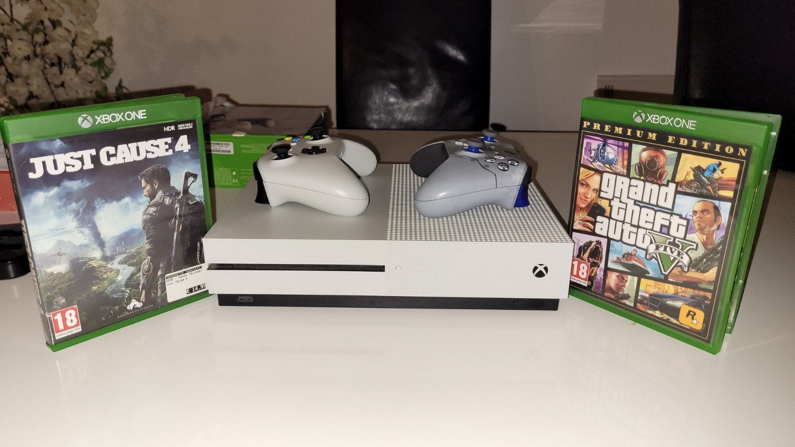 Xbox One S Forza Horizon 4 bundle 1TB met 2 controllers en 4, Spelcomputers en Games, Met 2 controllers, Xbox One S, Ophalen of Verzenden