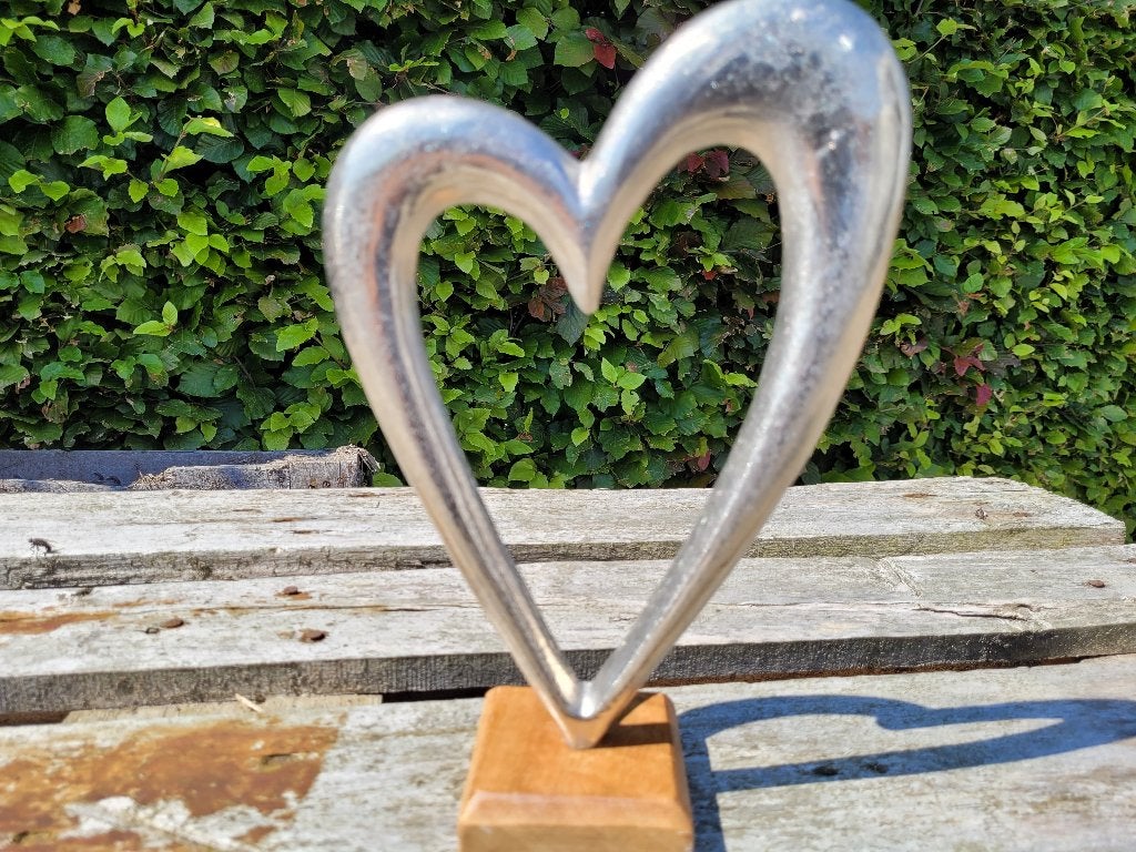 beeld van staande hart metaal met hout, Ophalen of Verzenden, Zo goed als nieuw, Mens