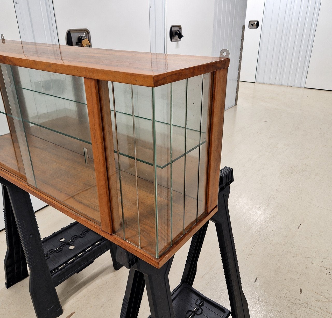 Unieke Vintage Wandvitrine Jaren '70 - Origineel Houtfineer, Ntp, Gebruikt, Ntp, Ophalen of Verzenden