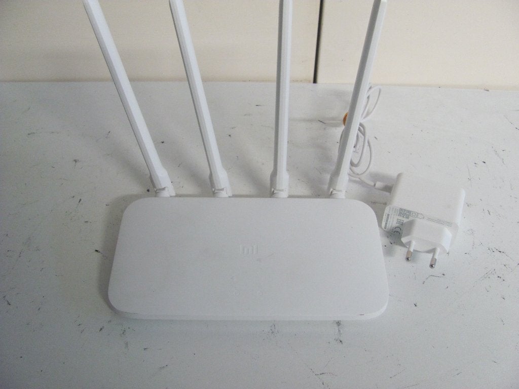 MI Router 4A met 2.4ghz wi-fi Xiaomi en 5ghz wifi, Ophalen of Verzenden, Zo goed als nieuw, Router met modem, Xiaomi
