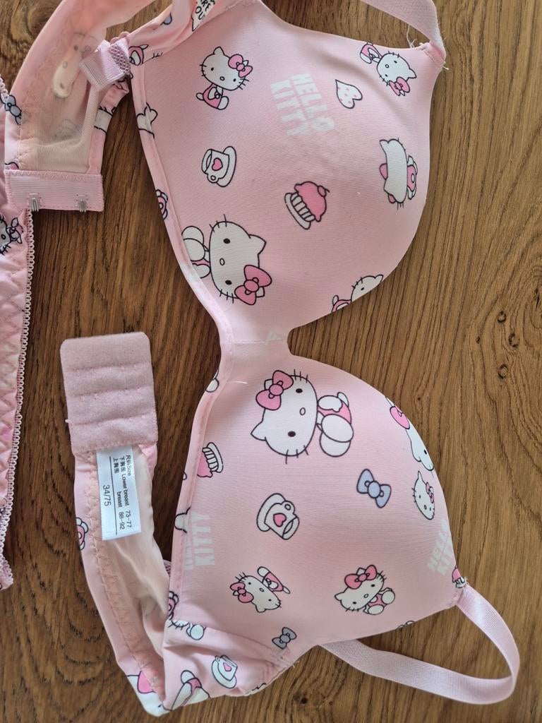 Hello Kitty Lingerie Setje - BH en Slipje (Nieuw), Hello Kitty, Ophalen of Verzenden, Roze, Setje