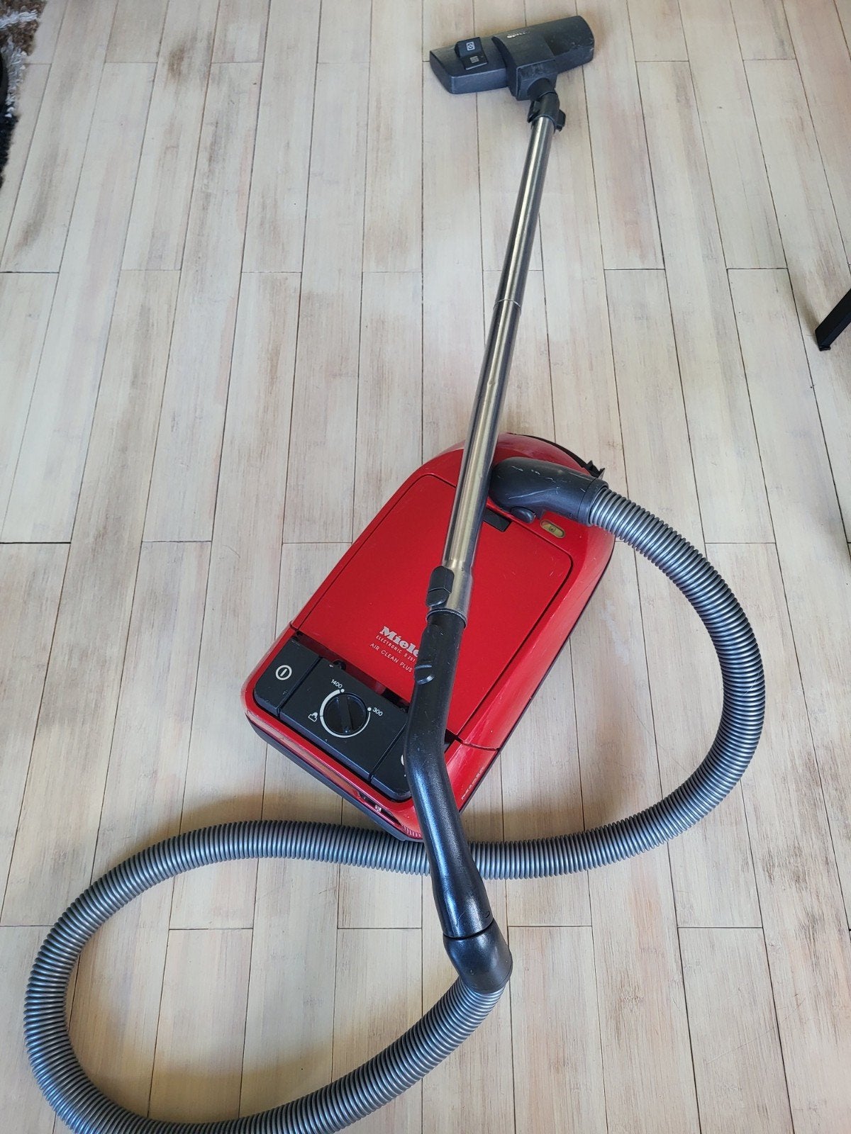 Miele Sledestofzuiger - Rood - Goede staat, Ophalen of Verzenden