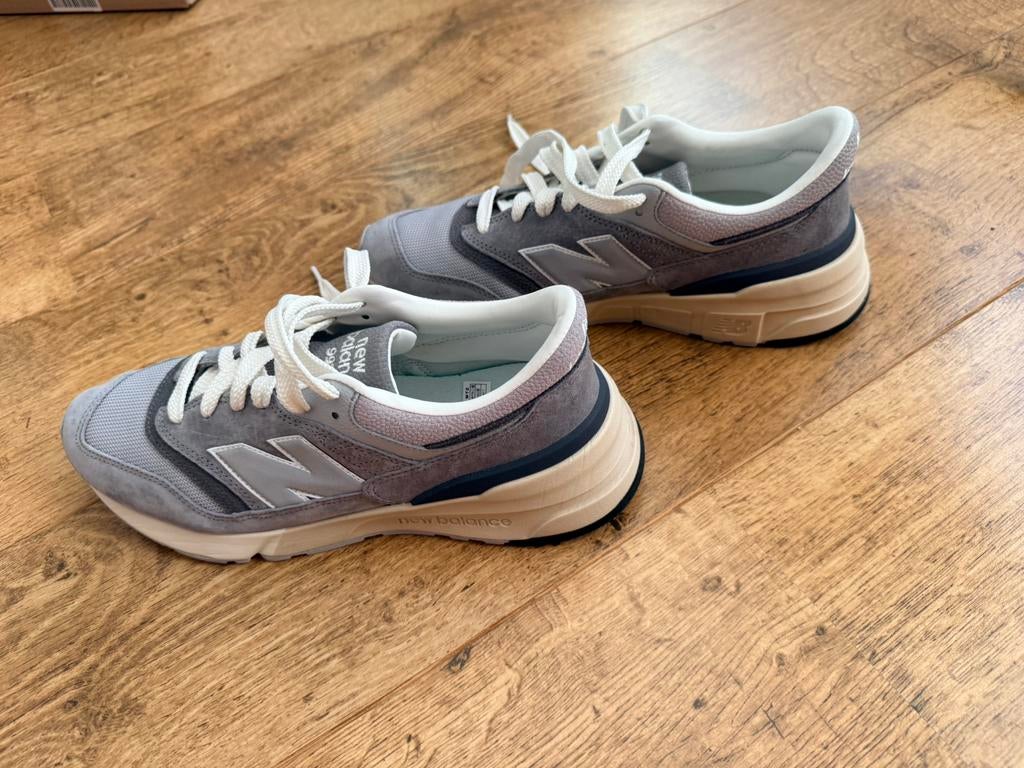 New Balance U997RHA maat 44(9,5), Kleding | Heren, Schoenen, Overige kleuren, Ophalen of Verzenden, Sneakers of Gympen, Zo goed als nieuw