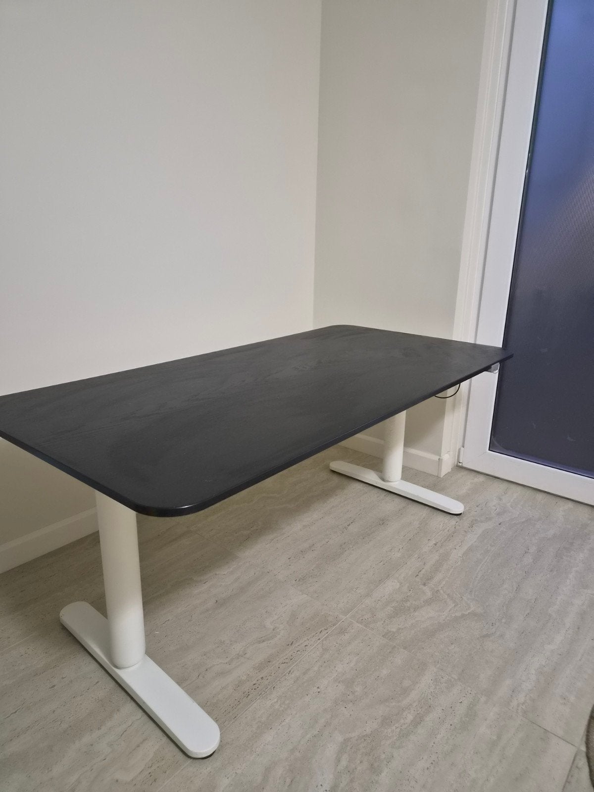 ikea bekant, Zit-sta bureau 180x80 cm - Elektrisch verstelba, Ophalen, Gebruikt, Spaanplaat of MDF, Elektrisch