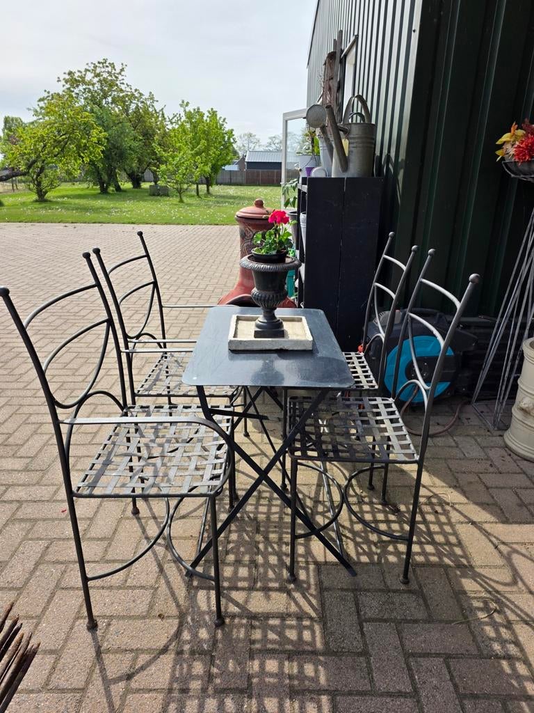 Brocante bistro tafeltje met stoelen, Ophalen