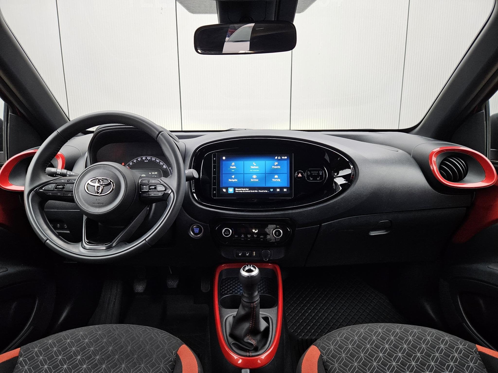 Toyota Aygo X 1.0 VVT-i MT Premium Special | Parkeersensoren, Voorwielaandrijving, Gebruikt, Euro 6, 4 stoelen