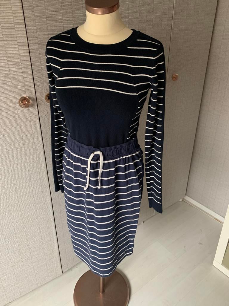 Donkerblauw rokje met truitje maat S/M, Maat 38/40 (M), Blauw, Ophalen of Verzenden, Zo goed als nieuw
