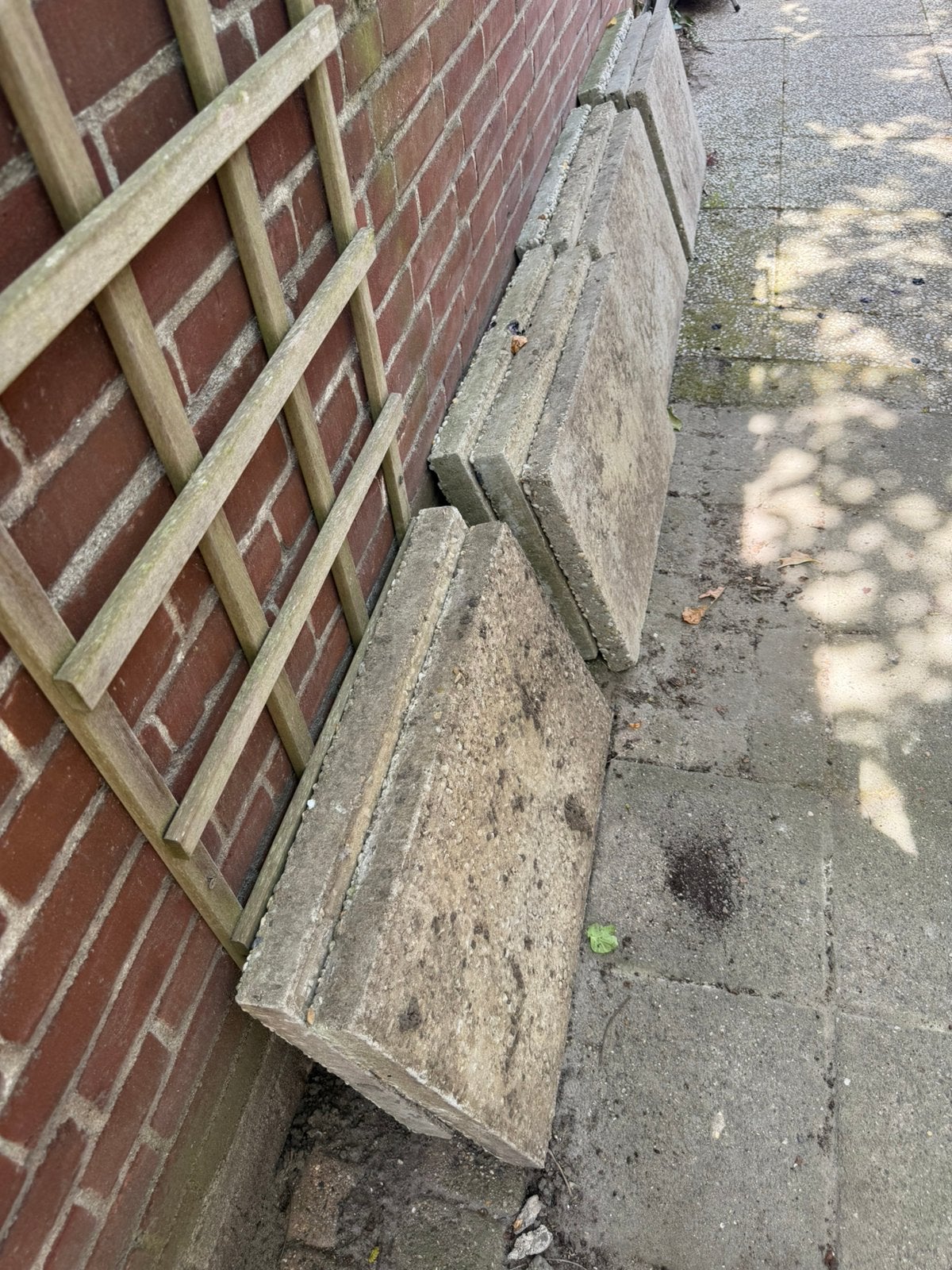 Grind tegels gratis, Ophalen, Zo goed als nieuw, Composiet