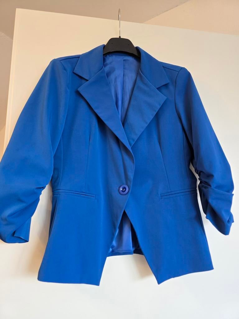 Mooie Italiaanse  blazer te koop, Kleding | Dames, Jasjes, Kostuums en Pakken, Ophalen of Verzenden, Zo goed als nieuw, Maat 38/40 (M)
