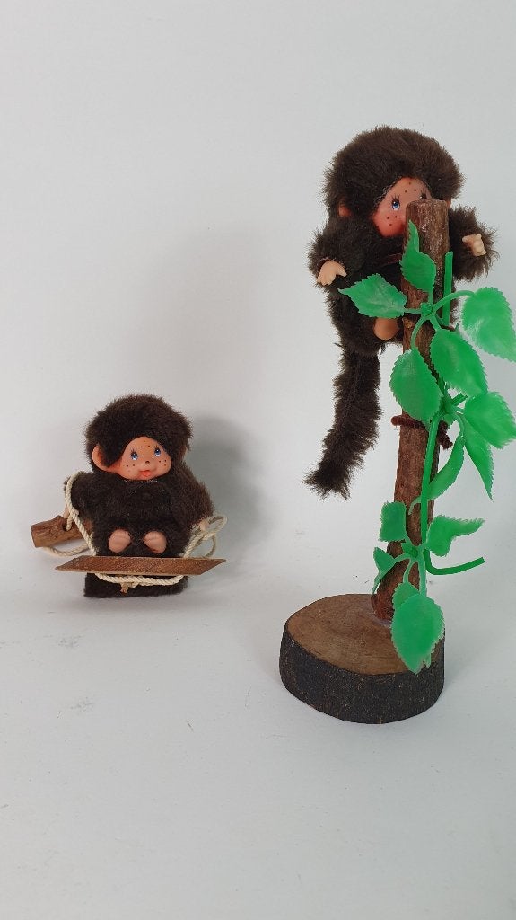 Vintage Mini Monchhichi poppetjes, boom en schommel. 8B11, Tweedehands verkoop, Tweedehands verkoop, Gebruikt, Ophalen of Verzenden