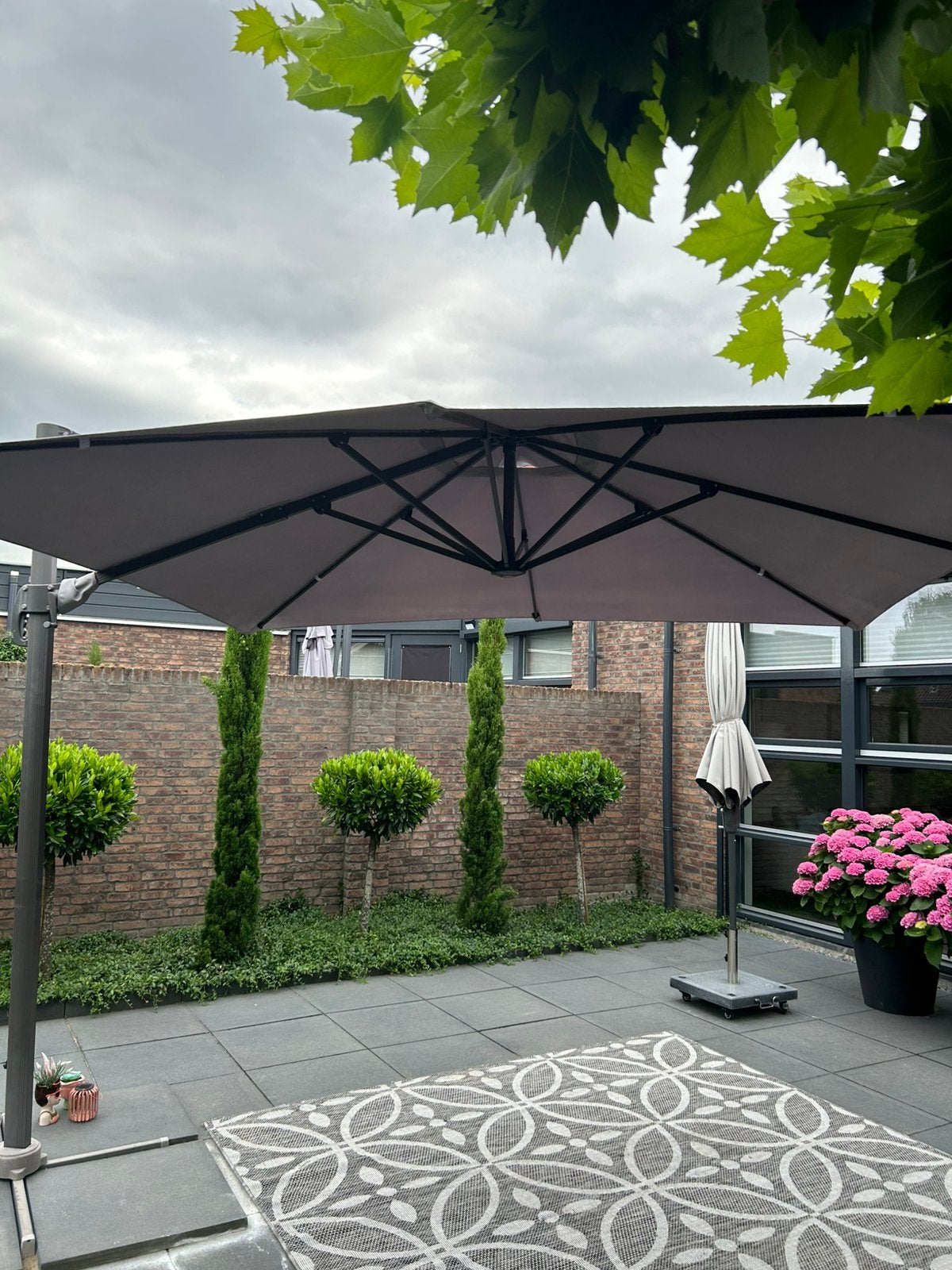 Grote zweefparasol, Tuin en Terras, Parasols, Gebruikt, Kantelbaar, Zweefparasol, 2 tot 3 meter